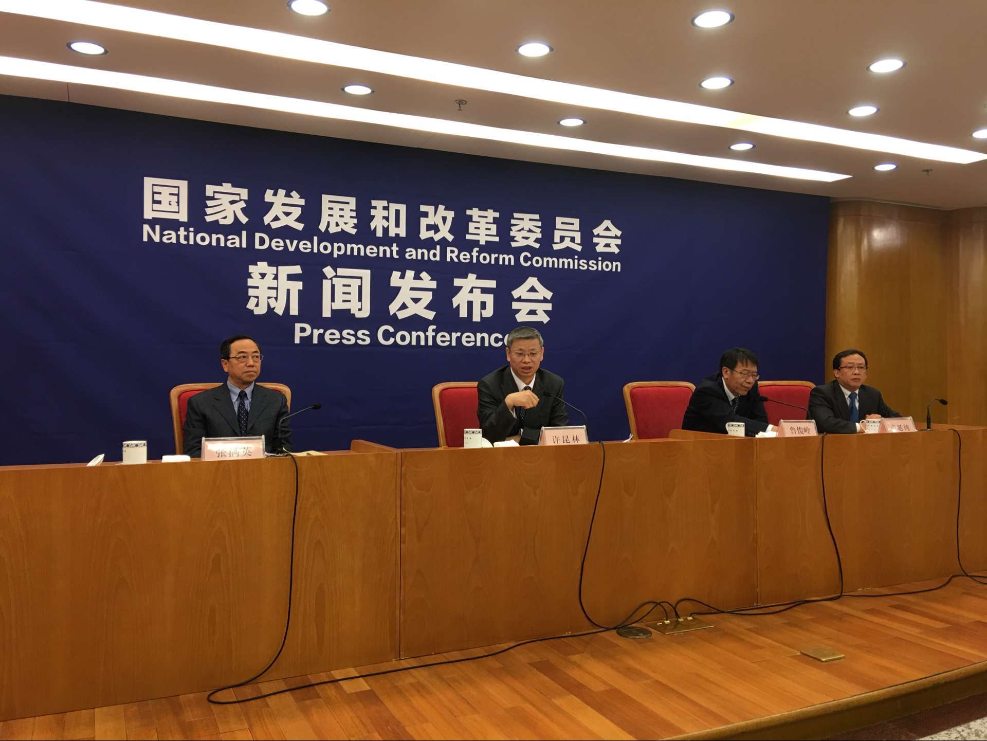 发改委:中美贸易摩擦背景下就业信心来自三方面-个人博客